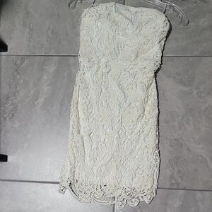 Elegant Cream Lace Strapless Dress